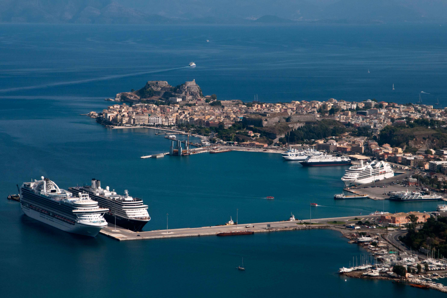 &Lambda;&iota;&mu;ά&nu;&iota; &Kappa;&epsilon;&rho;&kappa;ύ&rho;&alpha;&sigmaf;