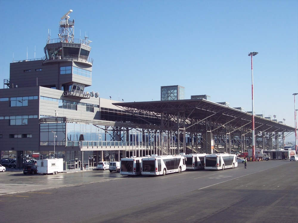 &Theta;&epsilon;&sigma;&sigma;&alpha;&lambda;&omicron;&nu;ί&kappa;&eta; &Alpha;&epsilon;&rho;&omicron;&delta;&rho;ό&mu;&iota;&omicron; (SKG)